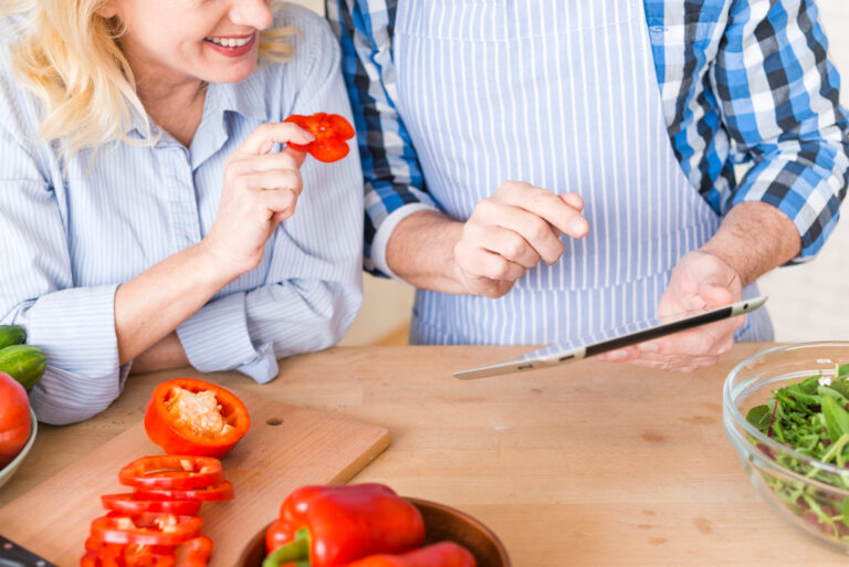 Dieta seniora w Niemczech – co gotować, by było zdrowo i smacznie (przepisy + słówka).